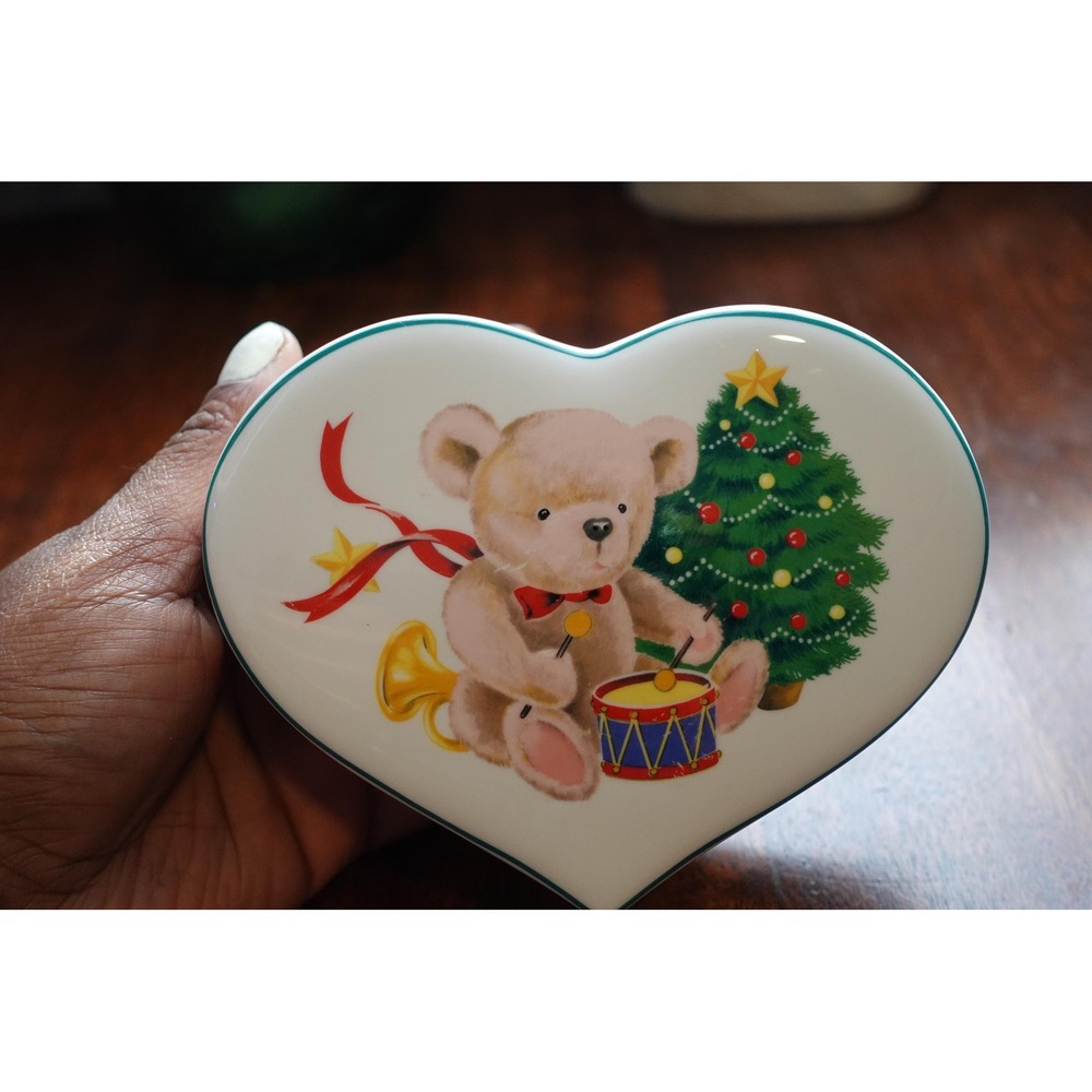 VTG little drummer bear bone China heart Christopher Stuart Christmas trinket